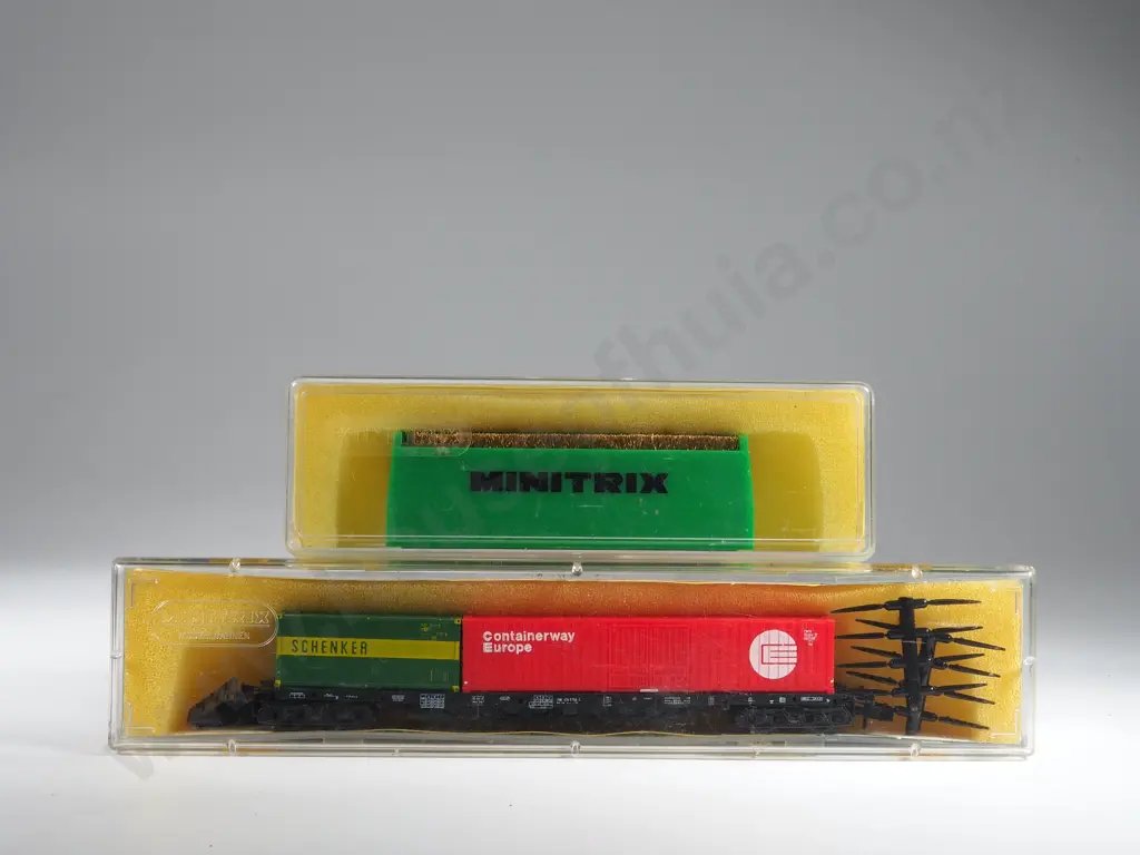 Two Minitrix Carriages 6623 3512 Image 1++