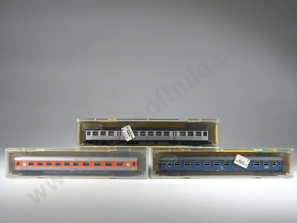 Three Minitrix Carriages 3080 3090 3080 Image 1++