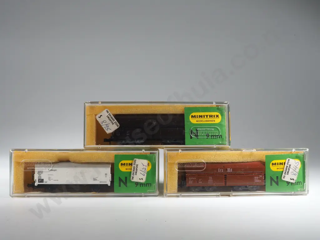 Three Minitrix Carriages 3283 3256 3283 Image 1++