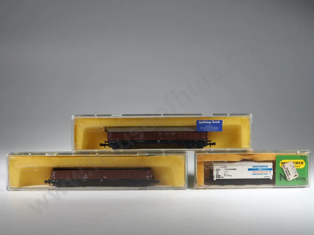 Three Minitrix Carriages 3258 3521 3505 Image 1++