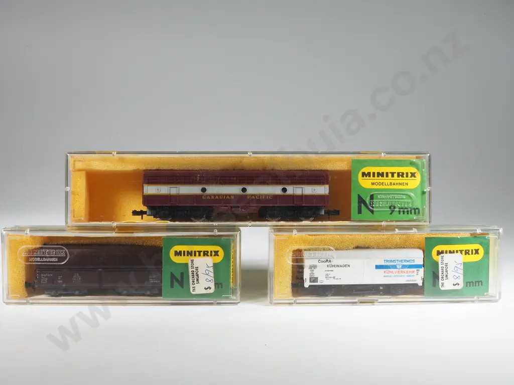 Three Minitrix Carriages 3286 3286 2975 Image 1++