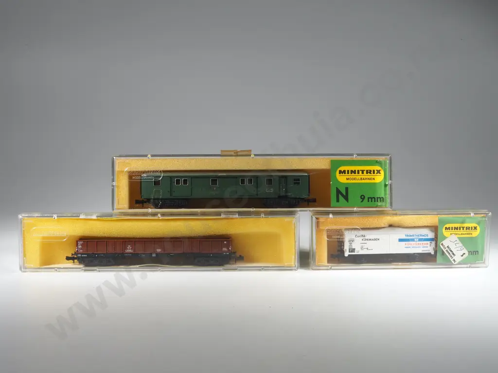 Three Minitrix Carriages 3258 3027 3505 Image 1++