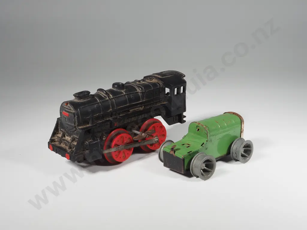 Two Wind Up Models - Train & Tri-Ang Car A/F Image 1++