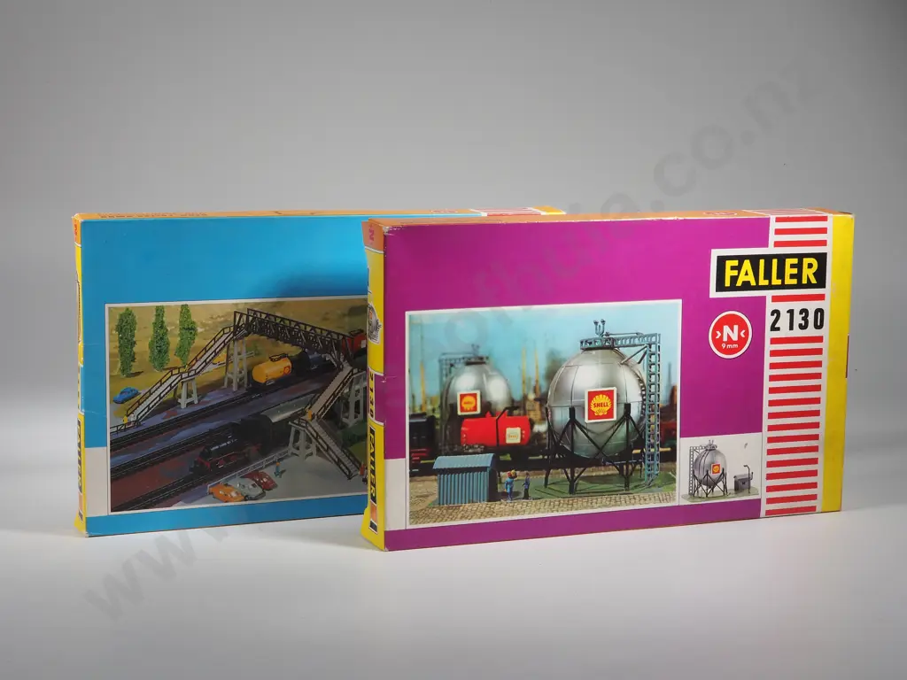 Faller 2130 Storage Tank and 2151 Over Pass Image 1++