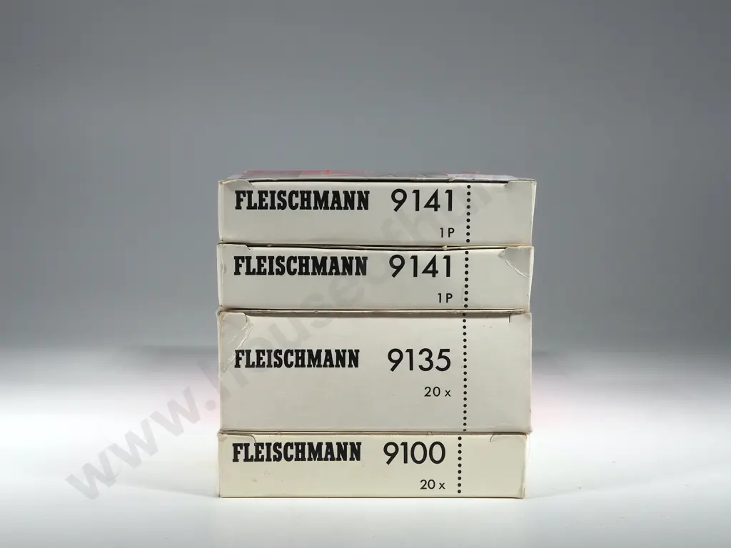 Two Boxes Fleishmann Piccolo Tracks 9100, 9135; Two Double Crossover Slip Nibs 9141 Image 1++