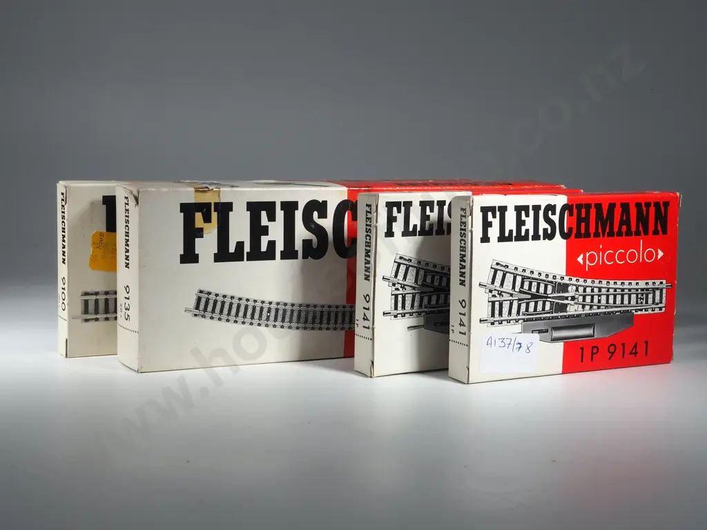 Two Boxes Fleishmann Piccolo Tracks 9100, 9135; Two Double Crossover Slip Nibs 9141 Image 1++