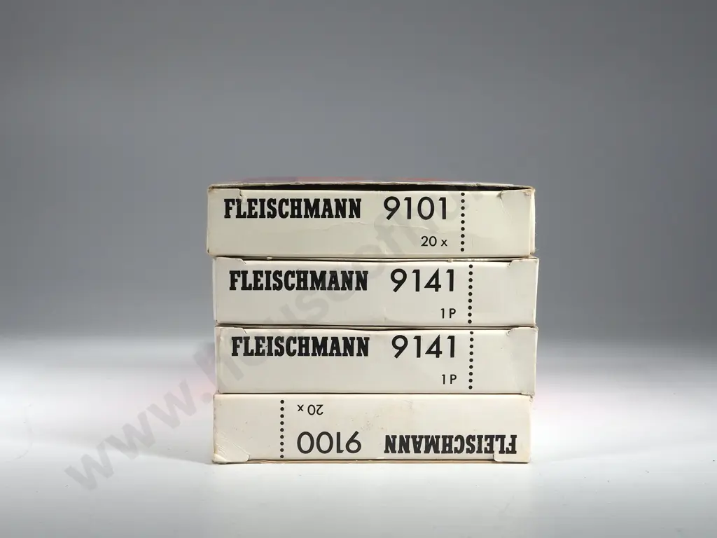 Two Boxes Fleishmann Piccolo Tracks 9100, 9101 & Two Double Crossover Slip Nibs 9141 Image 1++