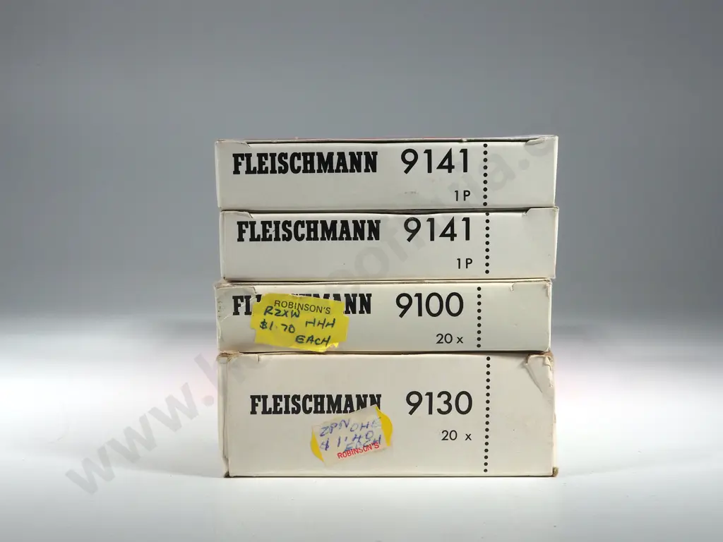 Two Boxes Fleishmann Piccolo Tracks 9100, 9130; Two Double Crossover Slip Nibs 9141 Image 1++