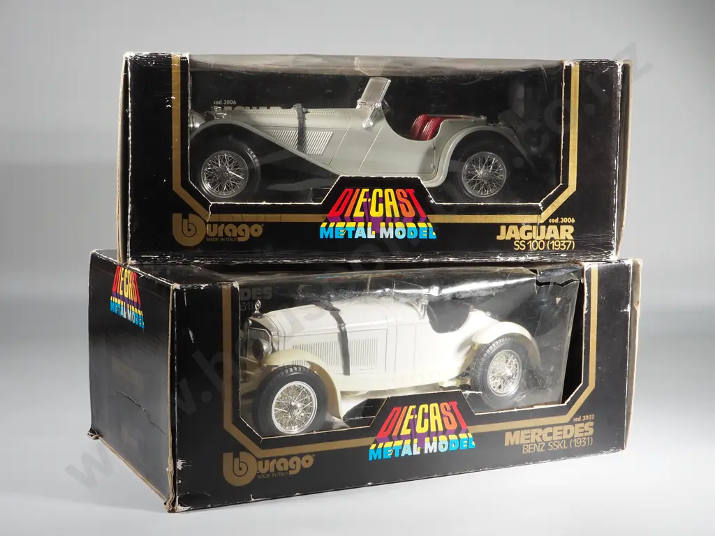 Two BBurago 1/18 Die Cat Scale Model Cars: 3006 Jaguar SS 100 (1937); 3002 Mercedes Benz SSKL (1931)  Image 1++