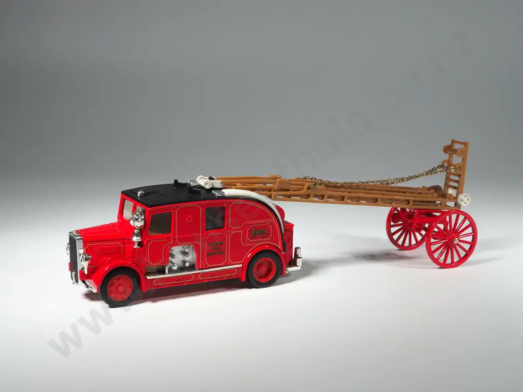 Boxed Special Edition Matchbox Models of Yesteryear 1936 Leyland 'Cub' Fire Engine FK-7 : YS-9  Image 1++