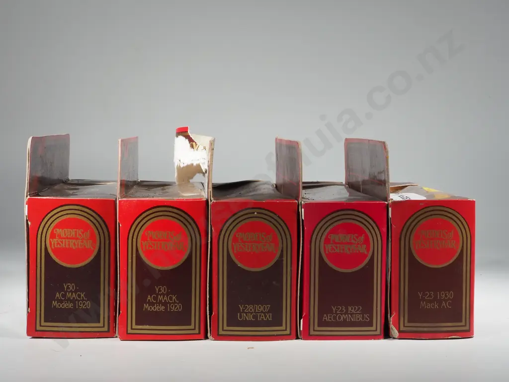 Five Boxed Matchbox Models of Yesteryear: Two Y-23 / Y-28 / Two Y-30 Image 1++