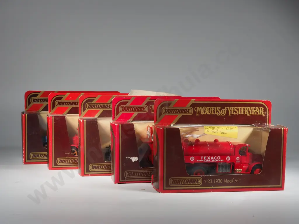 Five Boxed Matchbox Models of Yesteryear: Two Y-23 / Y-28 / Two Y-30 Image 1++