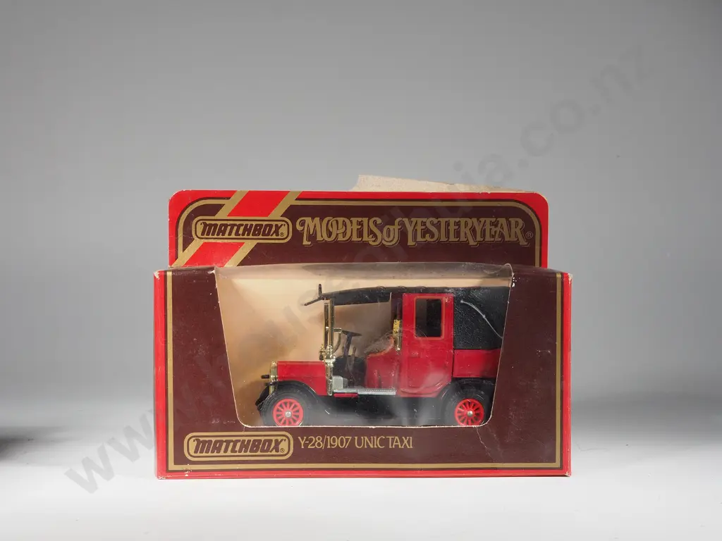 Five Boxed Matchbox Models of Yesteryear: Two Y-23 / Y-28 / Two Y-30 Image 1++