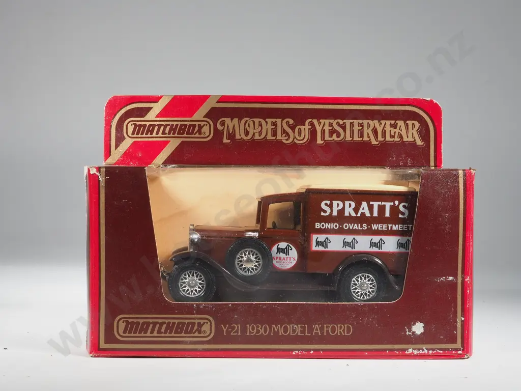 Five Boxed Matchbox Models of Yesteryear: Y-12/Y-21 / Two Y-23 / Y-27 Image 1++