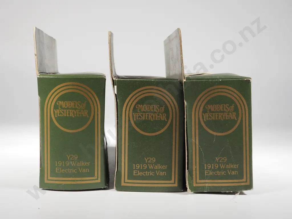 Three Boxed Matchbox Models of Yesteryear "Harrods" Three Y29 Image 1++