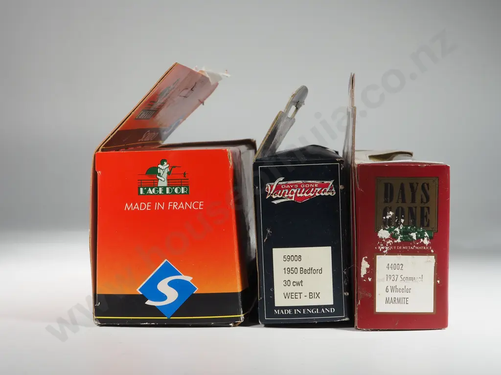 Three Boxed Different Brand Model Cars  Image 1++