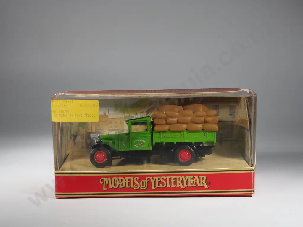 Three Boxed Matchbox Models of Yesteryear: Y-27 / Y-32/ Y62 Image 1++