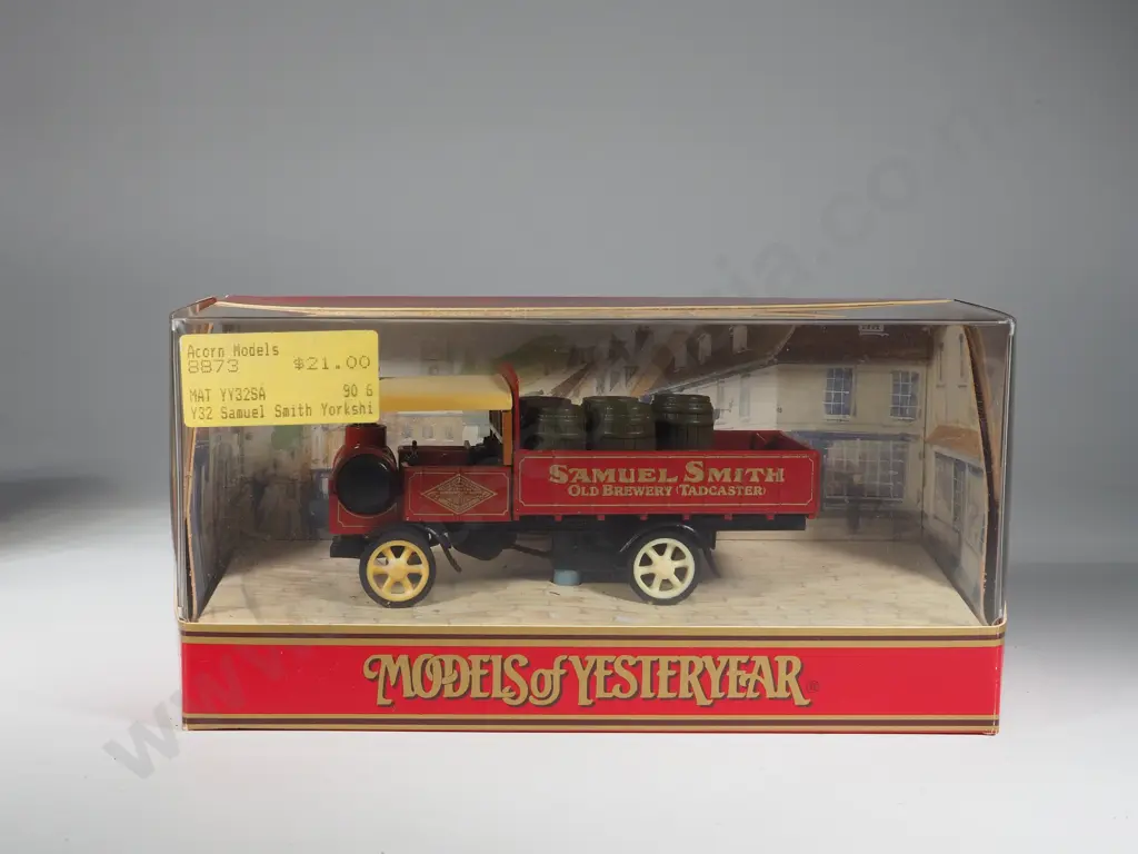 Three Boxed Matchbox Models of Yesteryear: Y-27 / Y-32/ Y62 Image 1++