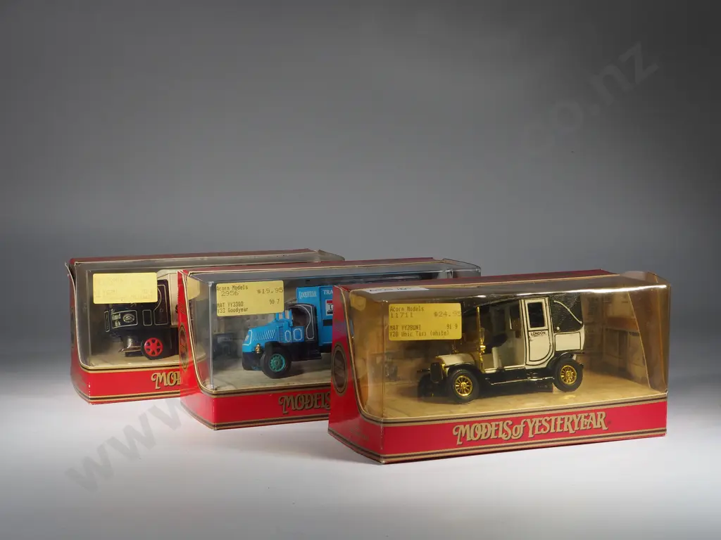 Three Boxed Matchbox Models of Yesteryear: Y28-C / Y-33 / Y-37B Image 1++