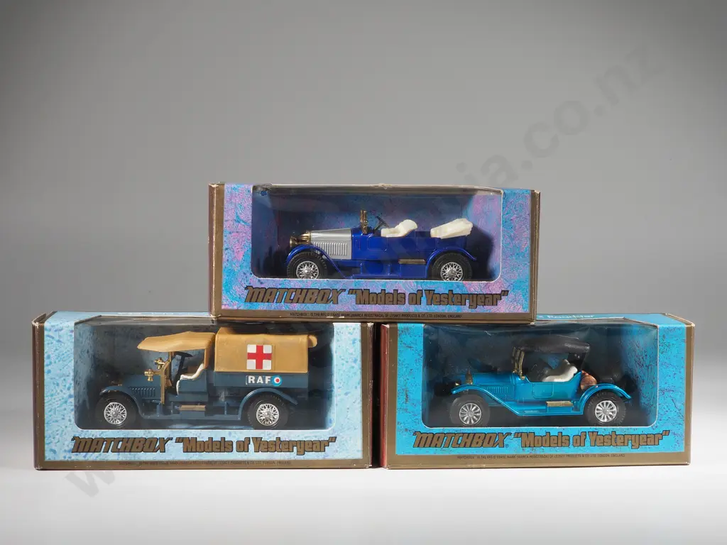 Three Boxed Matchbox Models of Yesteryear: Y-2/Y-13/Y-8  Image 1++