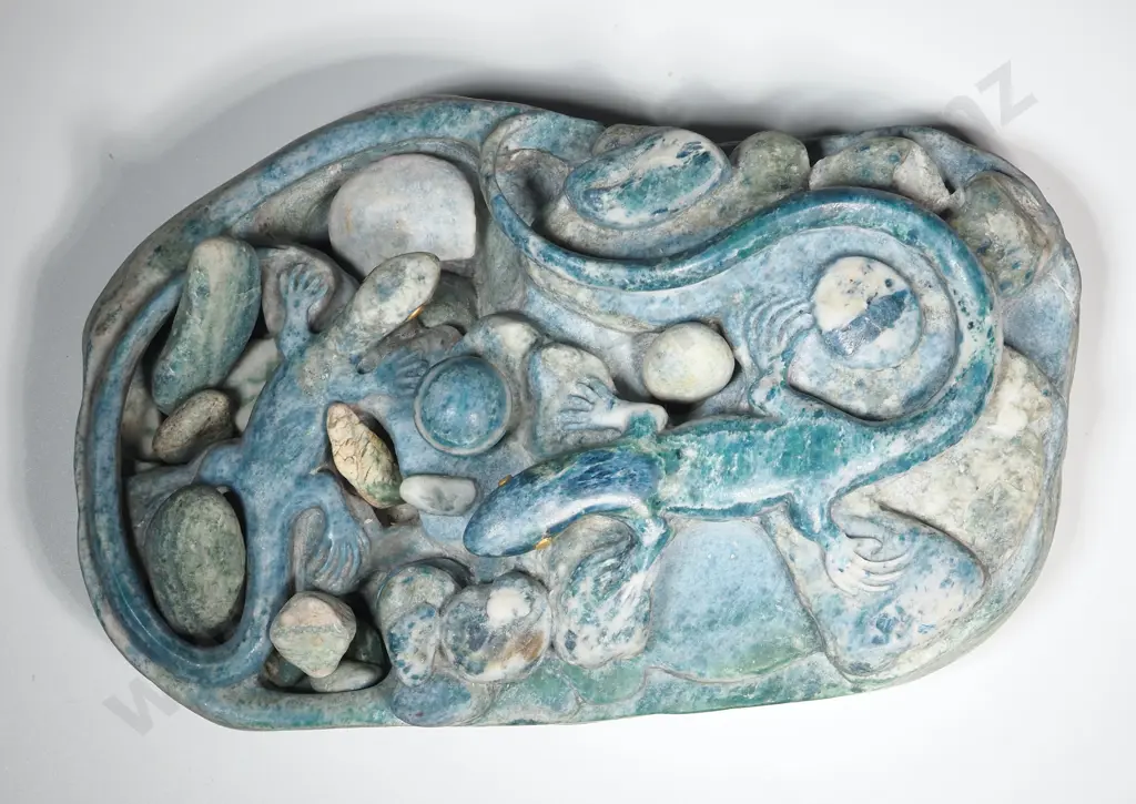 Seth Heron Carved Aotea Lizards with Gold Eyes with Ten Small Aotea Pebbles. 175 x 110 x 55 mm Image 1++