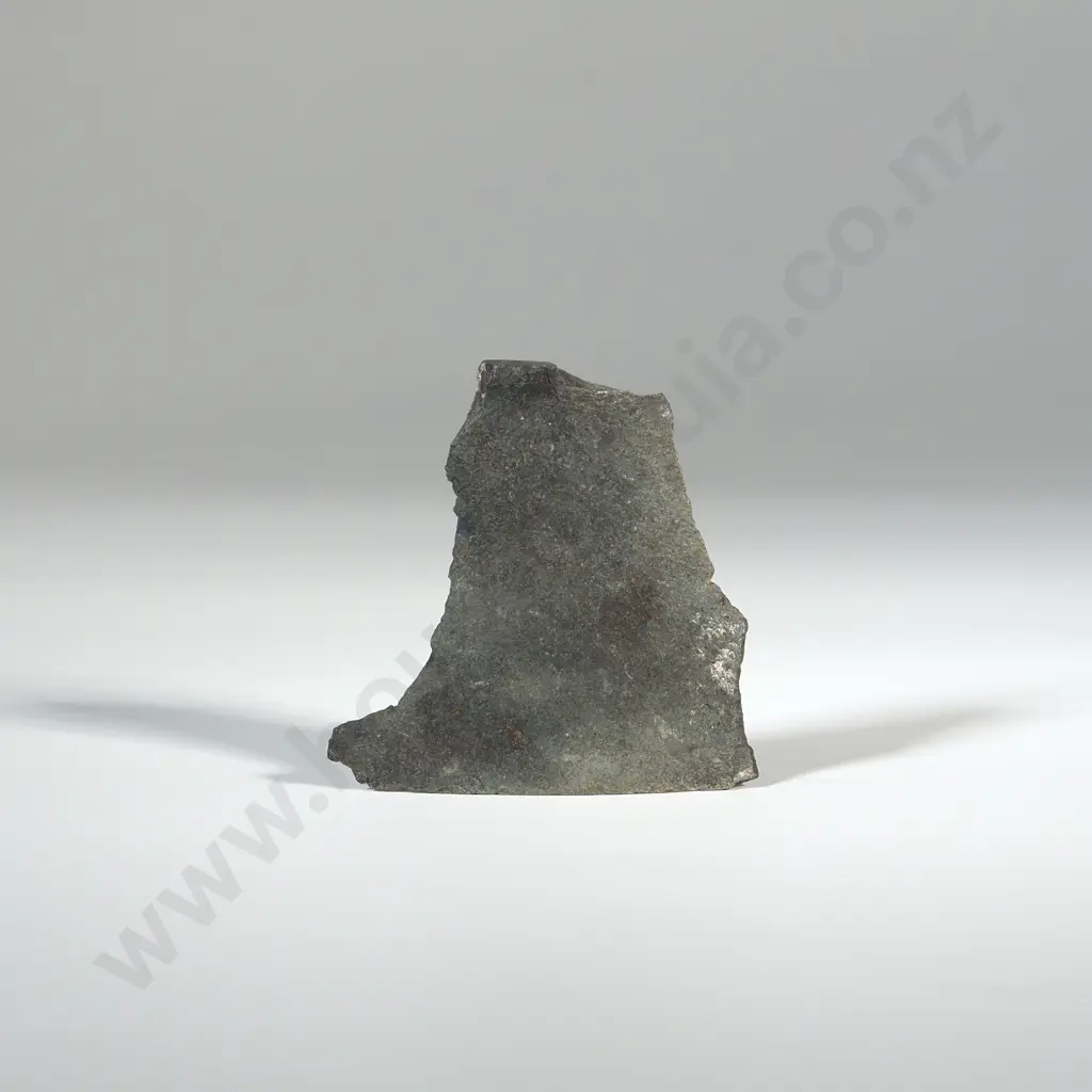 Pre-European Modified Flake Y-14488 Image 1++