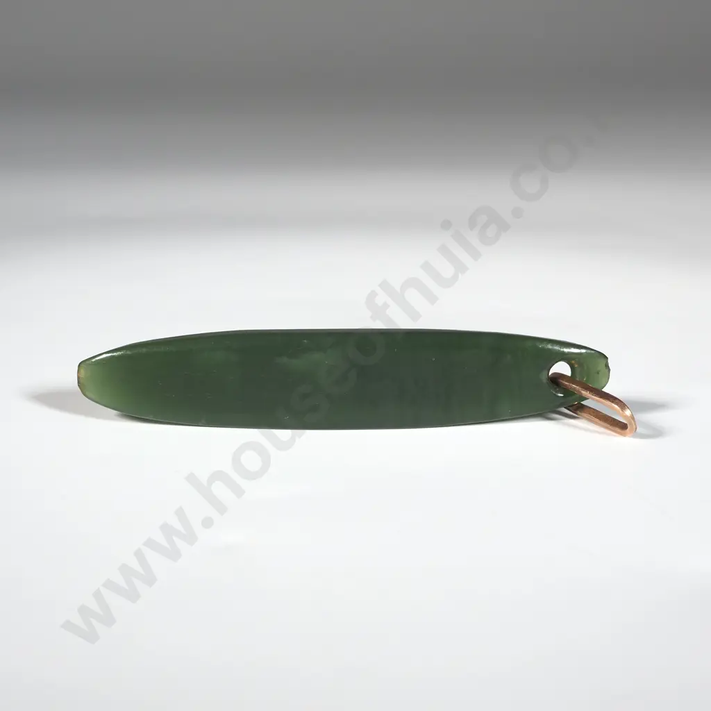 Colonial Pounamu Kuru w 9ct Gold Bail - Not Registered Image 1++