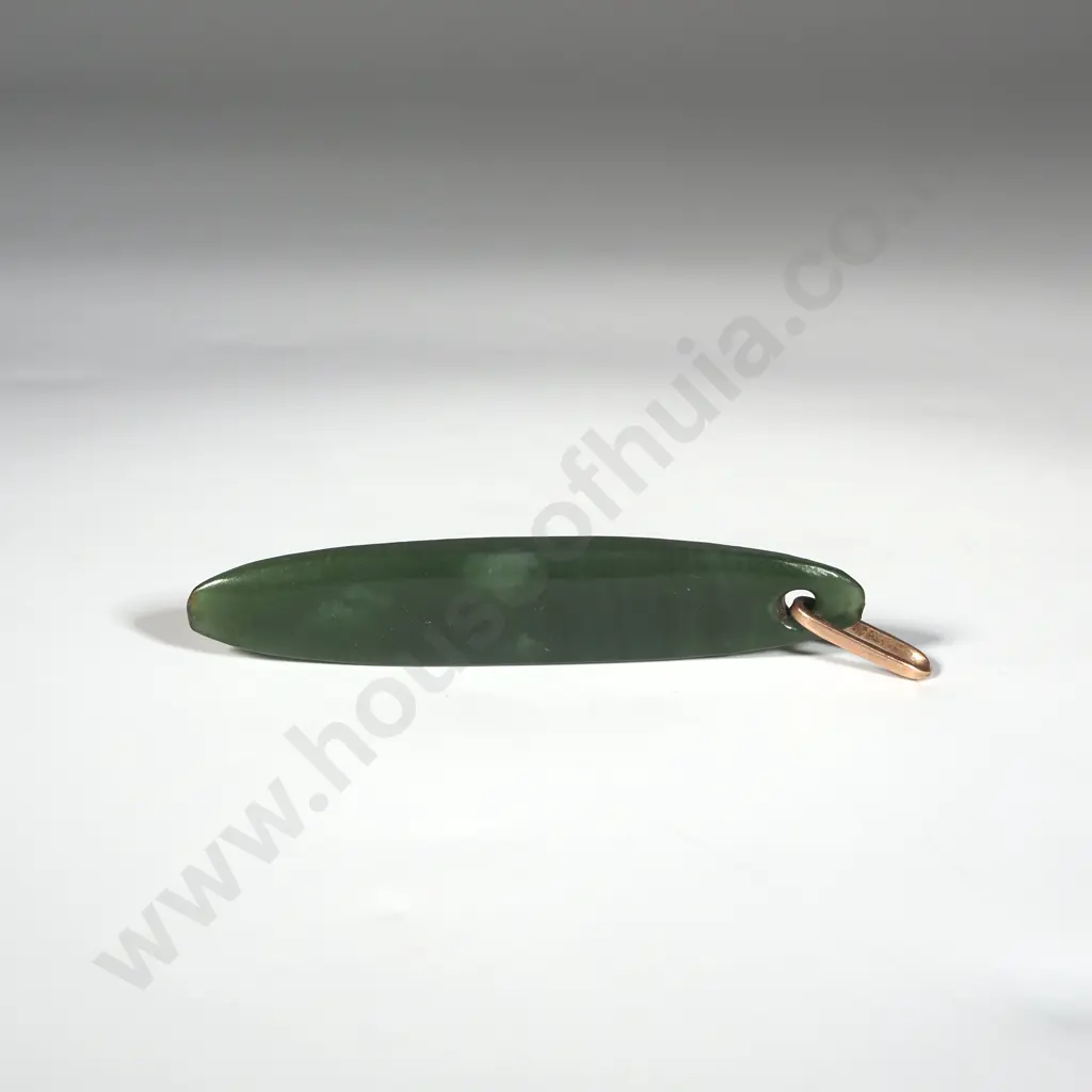 Colonial Pounamu Kuru w 9ct Gold Bail - Not Registered Image 1++