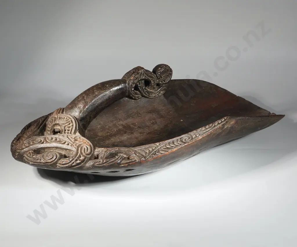 19th Century Carved Wooden Tiheru Canoe Bailer - From Hawkes bay Y-22837 Image 1++