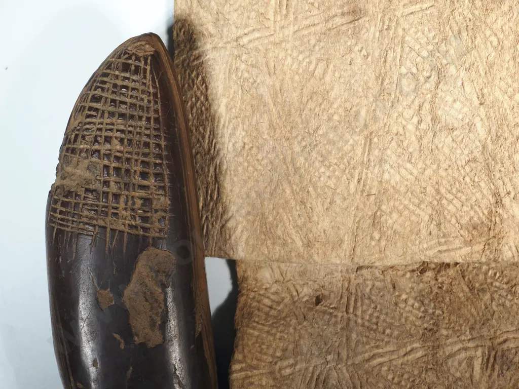 PNG Worked Stone Pounder & Fibre Cloth Image 1++