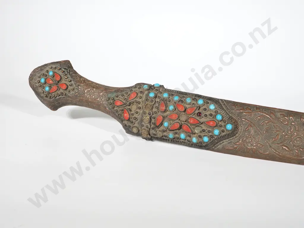 Gem Inlaid Decorative Dagger Image 1++