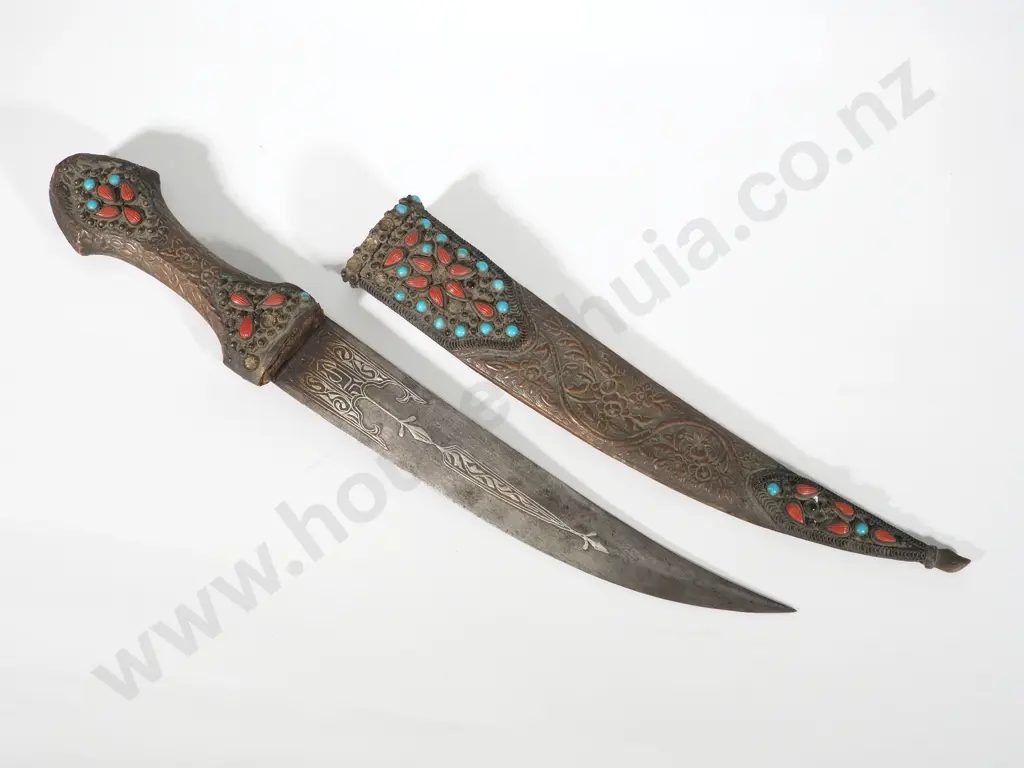 Gem Inlaid Decorative Dagger Image 1++