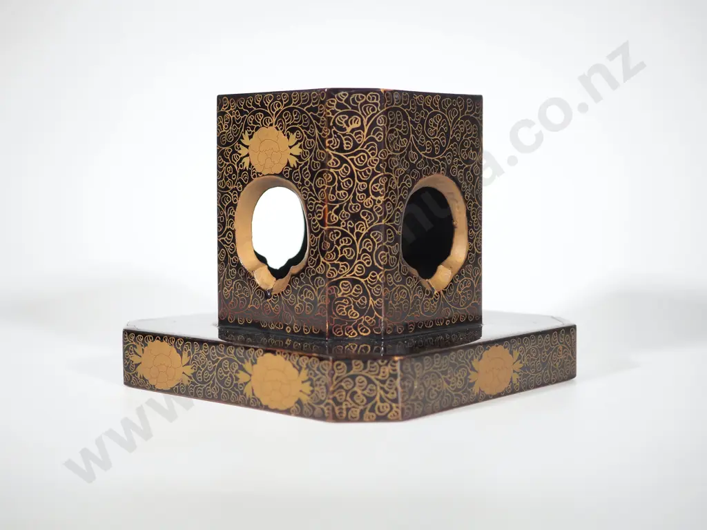 Oriental Lacquered Incense Holder Image 1++