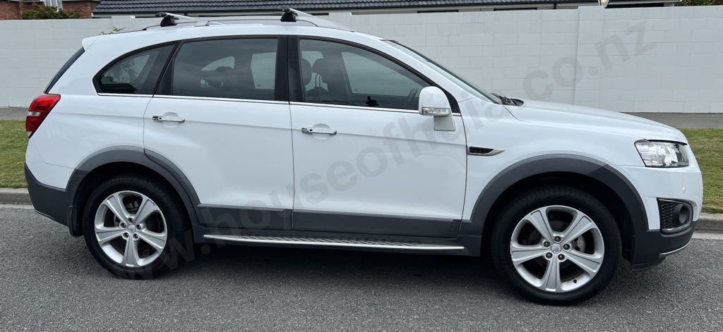 2015 Holden Captiva in White: No Reserve Image 1++