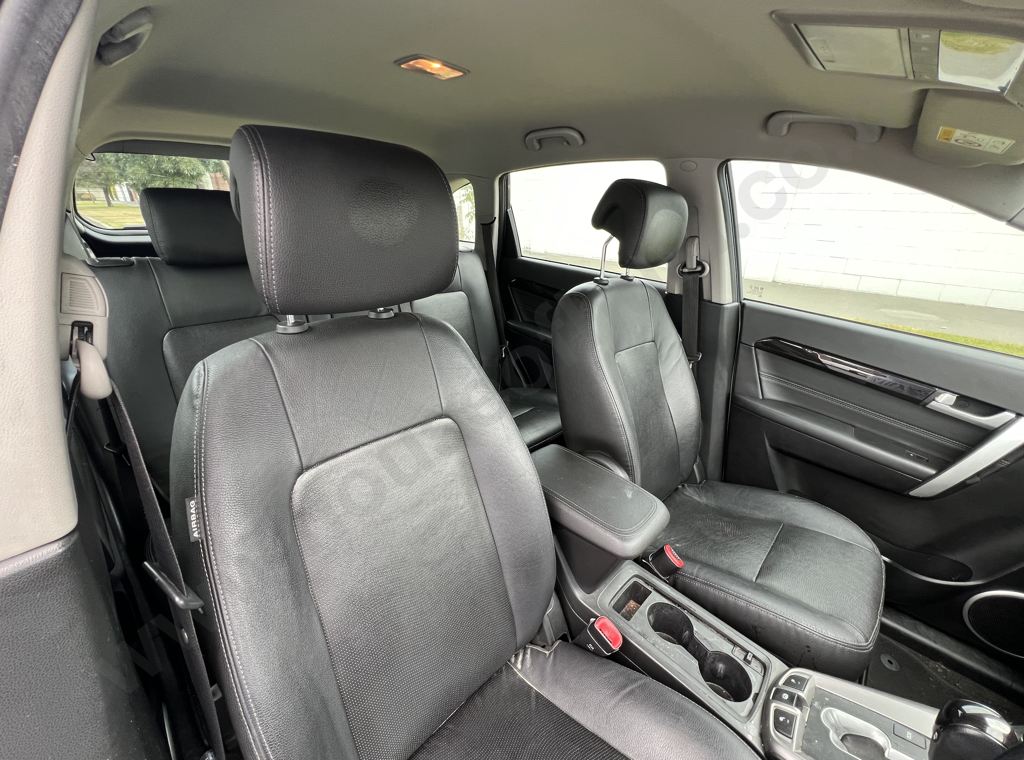 2015 Holden Captiva in White: No Reserve Image 1++