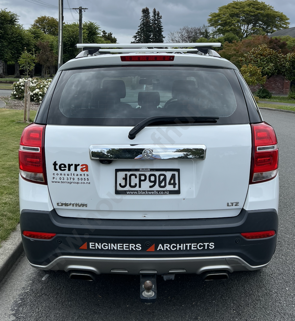 2015 Holden Captiva in White: No Reserve Image 1++