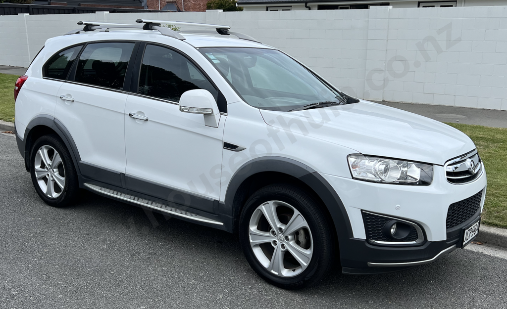 2015 Holden Captiva in White: No Reserve Image 1++