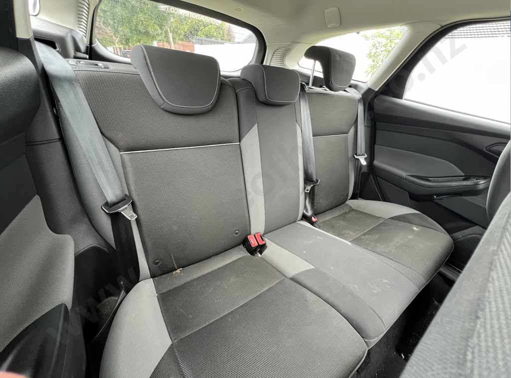 2013 Ford Focus Station Wagon White: No Reserve Image 1++
