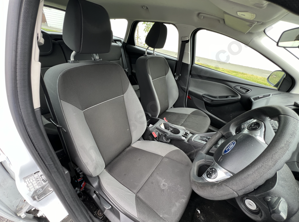 2013 Ford Focus Station Wagon White: No Reserve Image 1++