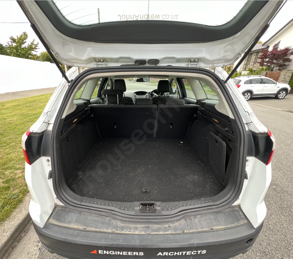 2013 Ford Focus Station Wagon White: No Reserve Image 1++