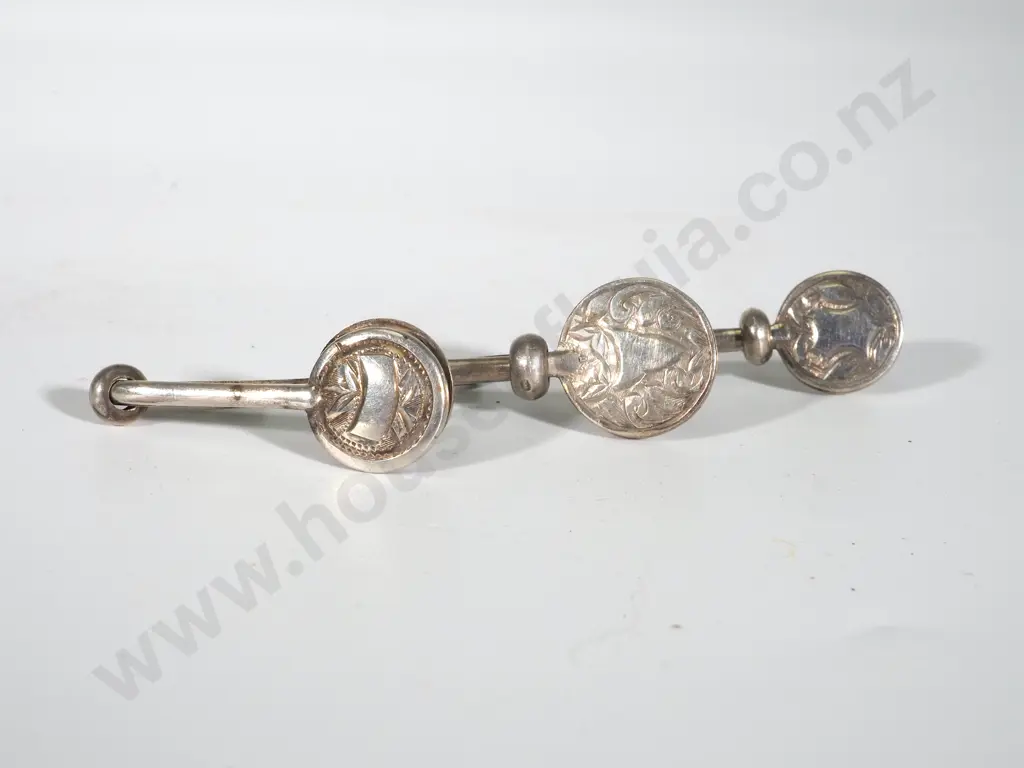 Three Antique Ornate Sterling Silver Napkin Clips Image 1++
