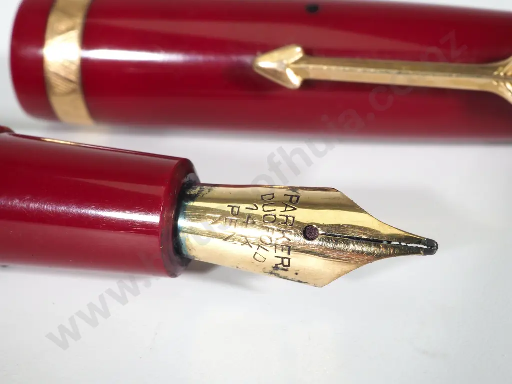 Red Parker Duofold Fountain Pen: 14ct Gold Nib Image 1++