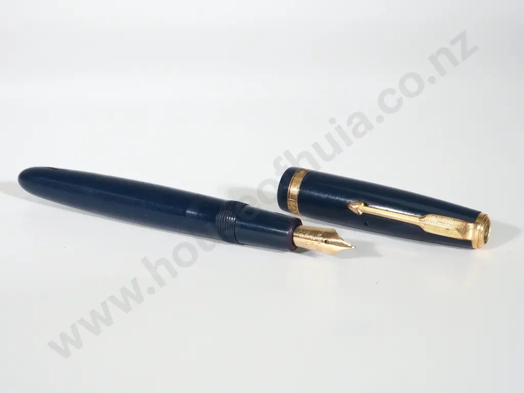 Navy Parker Duofold Fountain Pen: 14ct Gold Nib Image 1++