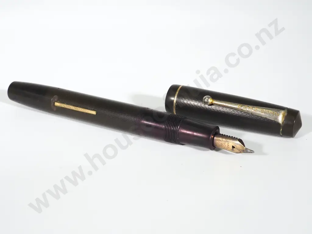 Dark Brown Stephens No.106 Fountain Pen: 14ct Gold Nib Image 1++