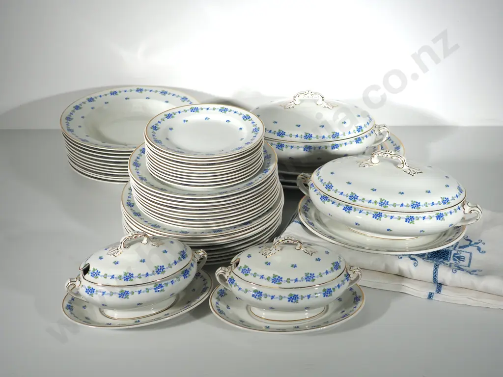 F Winkle & Co, Whieldon Ware, Cornflowers Pattern: 8 Place Dinner Set Image 1++