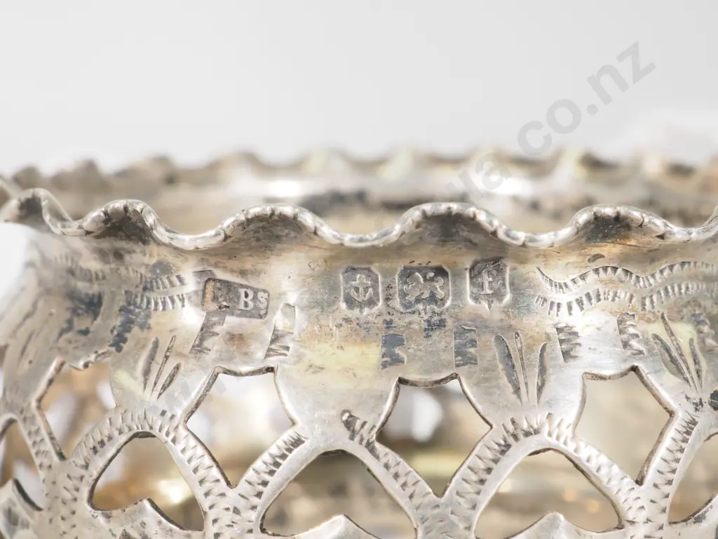 Ornate Sterling Silver Napkin Ring Image 1++