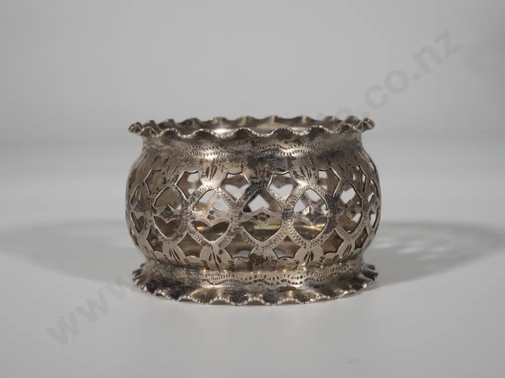 Ornate Sterling Silver Napkin Ring Image 1++
