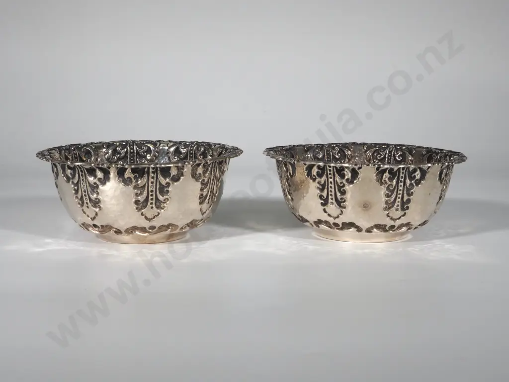 Pair of Decorative 800 Silver Bowls Image 1++