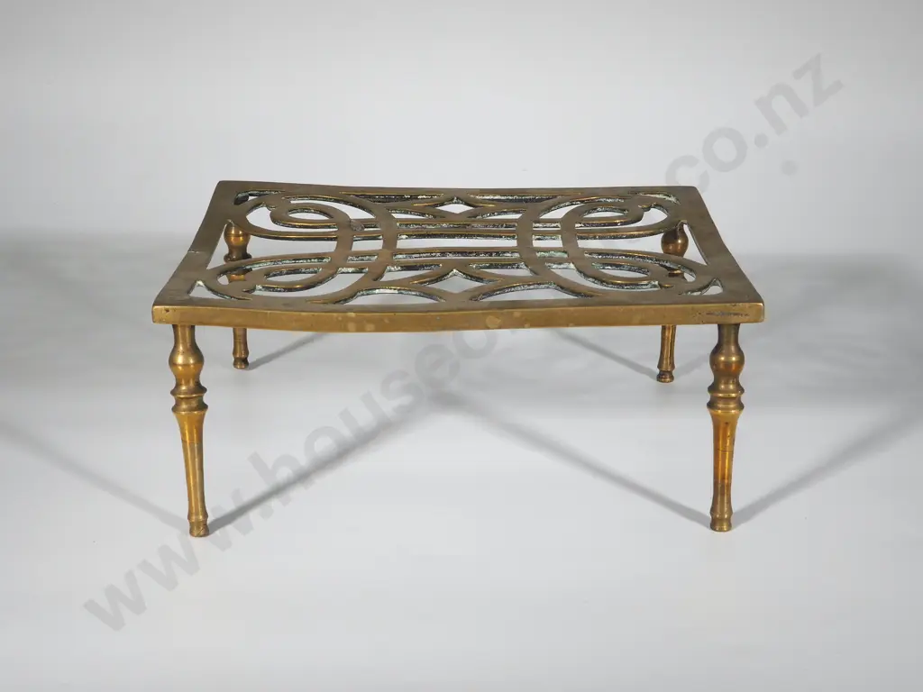 Standing Brass Trivet Image 1++