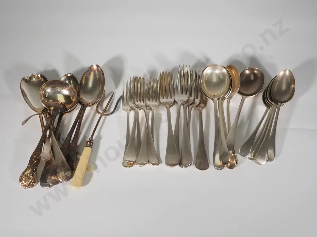 Large Lot of Vintage Cutlery - Some S/P Image 1++